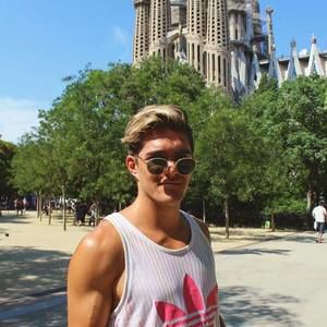 Meet your Posher, Stefan